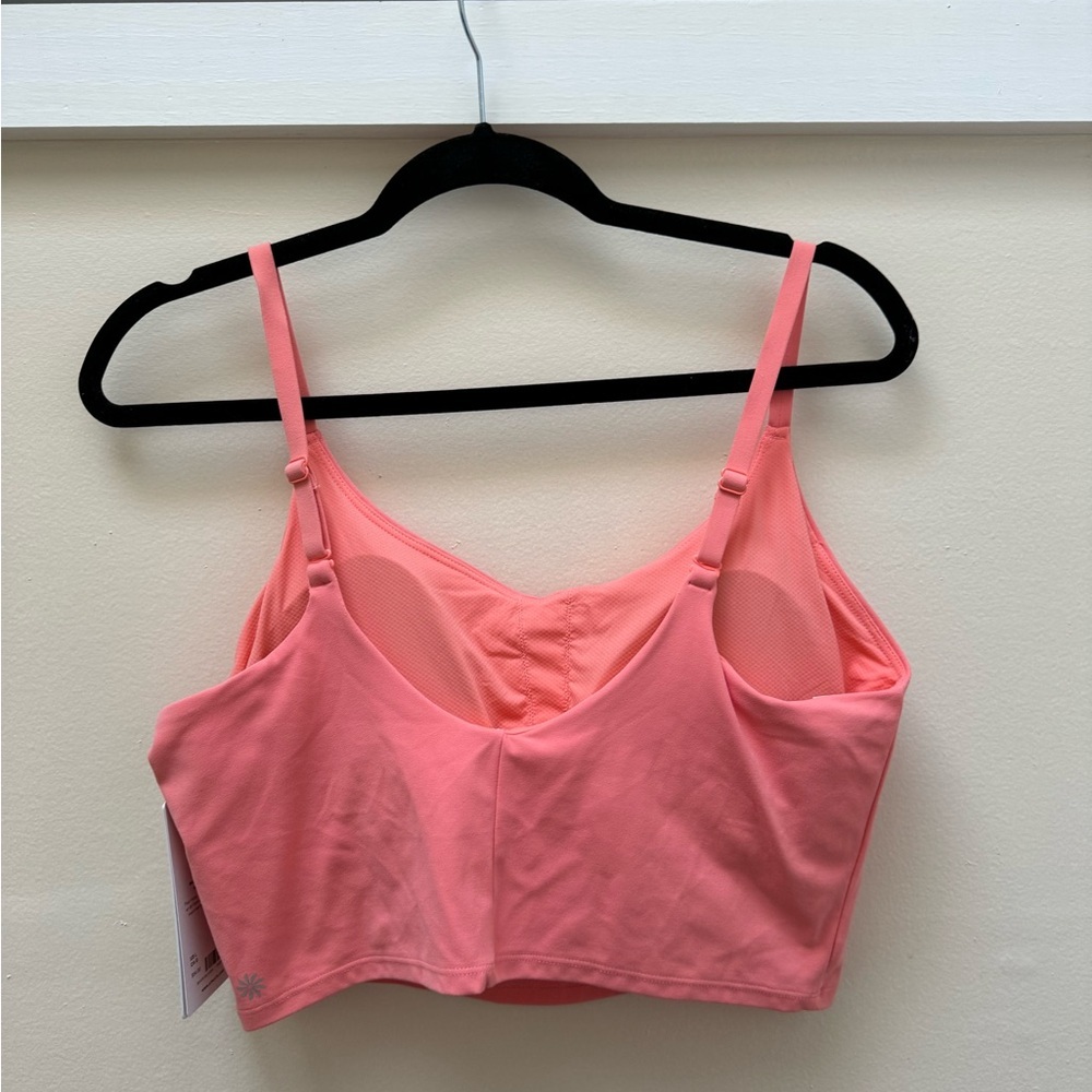 Athleta elation v-neck crop D-DD - Picture 10 of 11